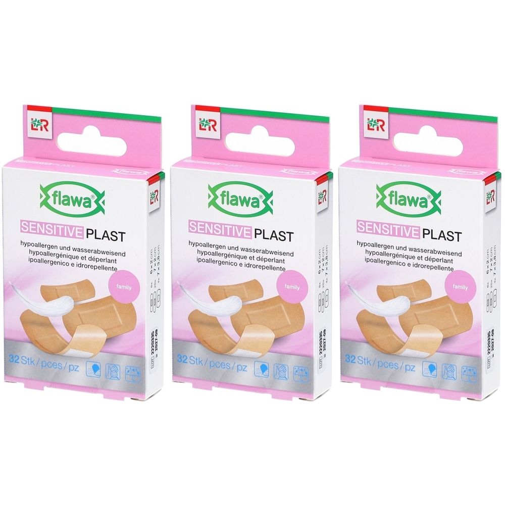 Trois boîtes de pansements. Emballage rose et blanc avec nom du produit et illustration. 32 pièces par boîte.