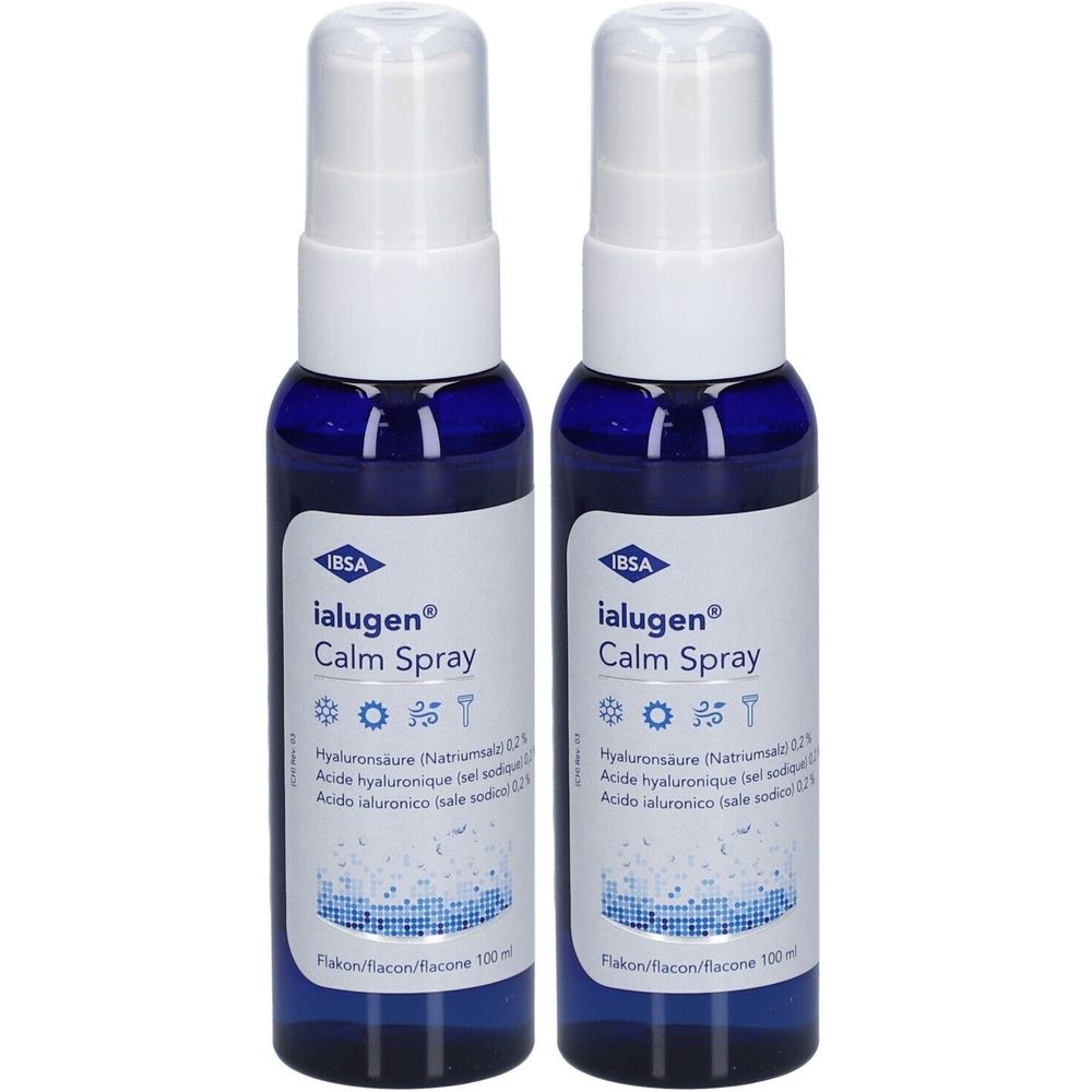Zwei blaue Sprühflaschen mit weißem Sprühkopf. Aufschrift: Ialugen Calm Spray. Enthält Hyaluronsäure. Flakon/Flacon 100 ml.