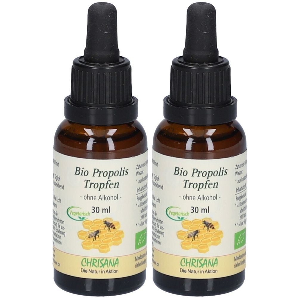 Zwei braune Glasflaschen mit schwarzen Tropfaufsätzen. Auf den Etiketten steht "Bio Propolis Tropfen - ohne Alkohol - 30 ml" und "CHRISANA".