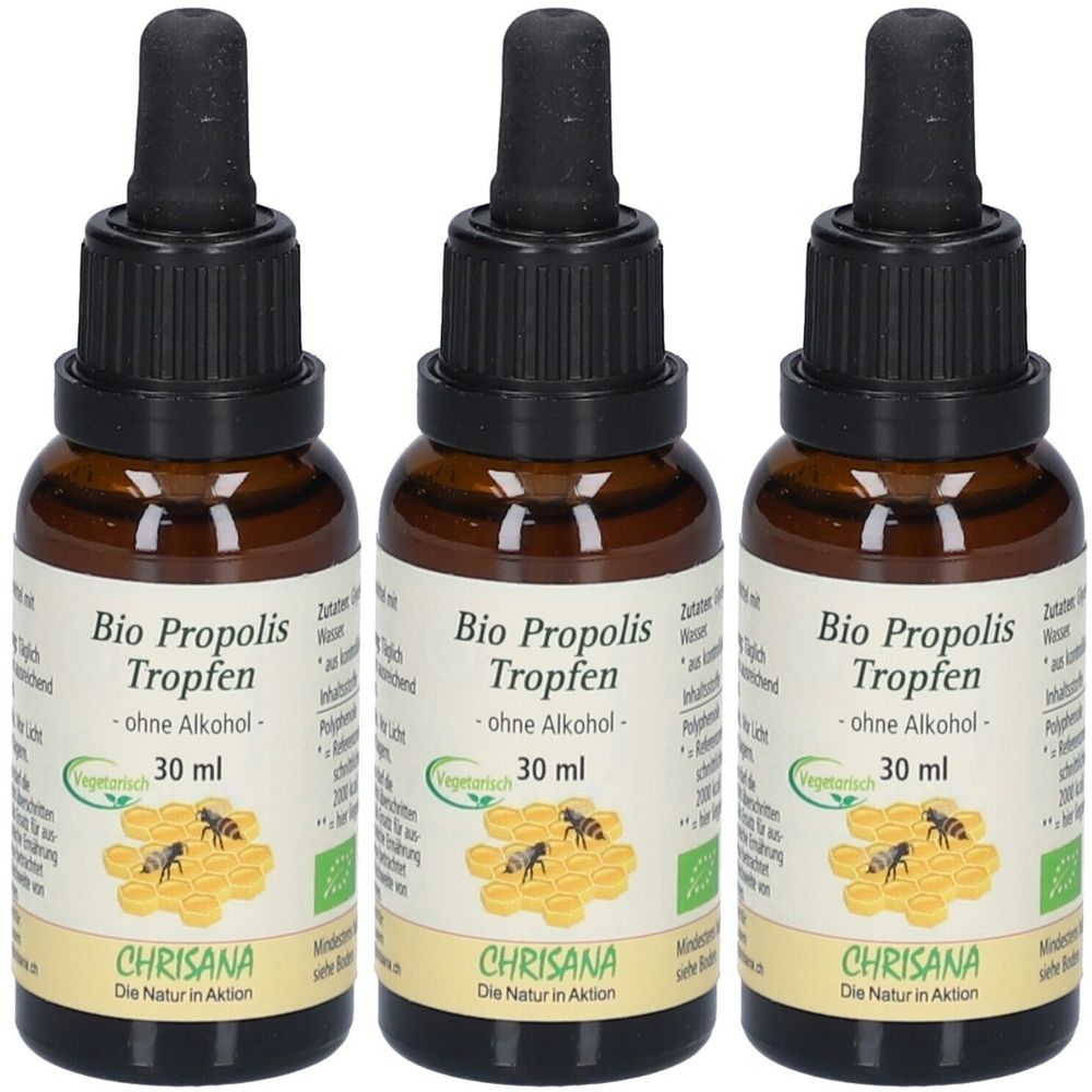 Drei braune Glasflaschen mit schwarzen Tropfaufsätzen. Auf den Etiketten steht "Bio Propolis Tropfen ohne Alkohol" und "CHRISANA".