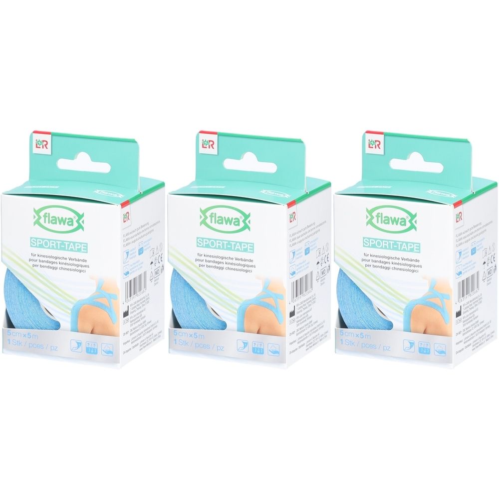 Drei Packungen Sport-Tape. Blaue Tape-Rolle in weißer Schachtel mit grünem Aufsatz. Aufdruck: flawa SPORT-TAPE.