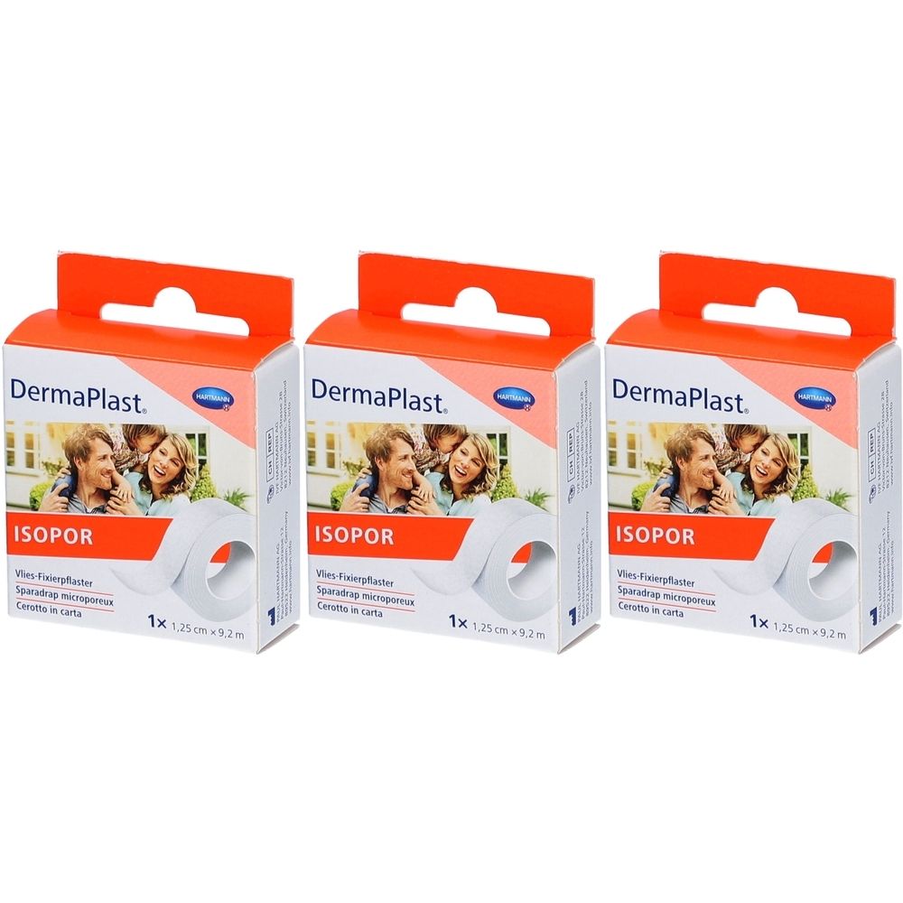 Drei Packungen DermaPlast ISOPOR. Weiße Vlies-Pflasterrolle in orangefarbener Schachtel. Aufdruck: ISOPOR, 1x 1,25cm x 9,2m.