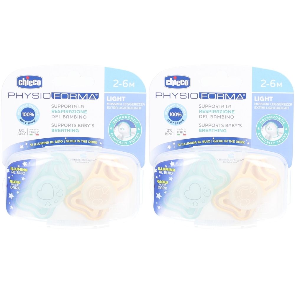 Deux sucettes en emballage blister. Inscription : PHYSIOFORMA, 2-6m, LIGHT. Marque : Chicco. Testé orthodontiquement. Soutient la respiration.