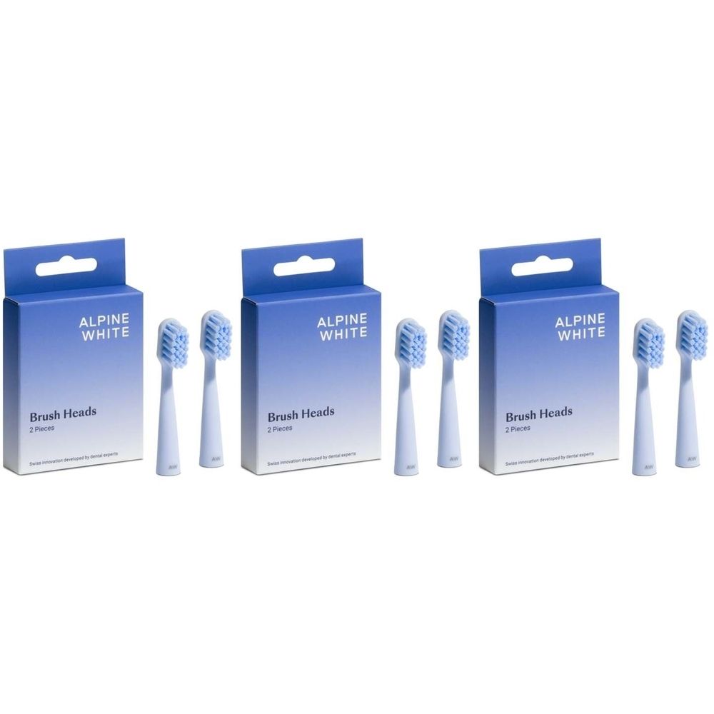 Drei Packungen mit weißen Zahnbürstenköpfen. Jede Packung enthält zwei Bürstenköpfe und ist mit "ALPINE WHITE" beschriftet.