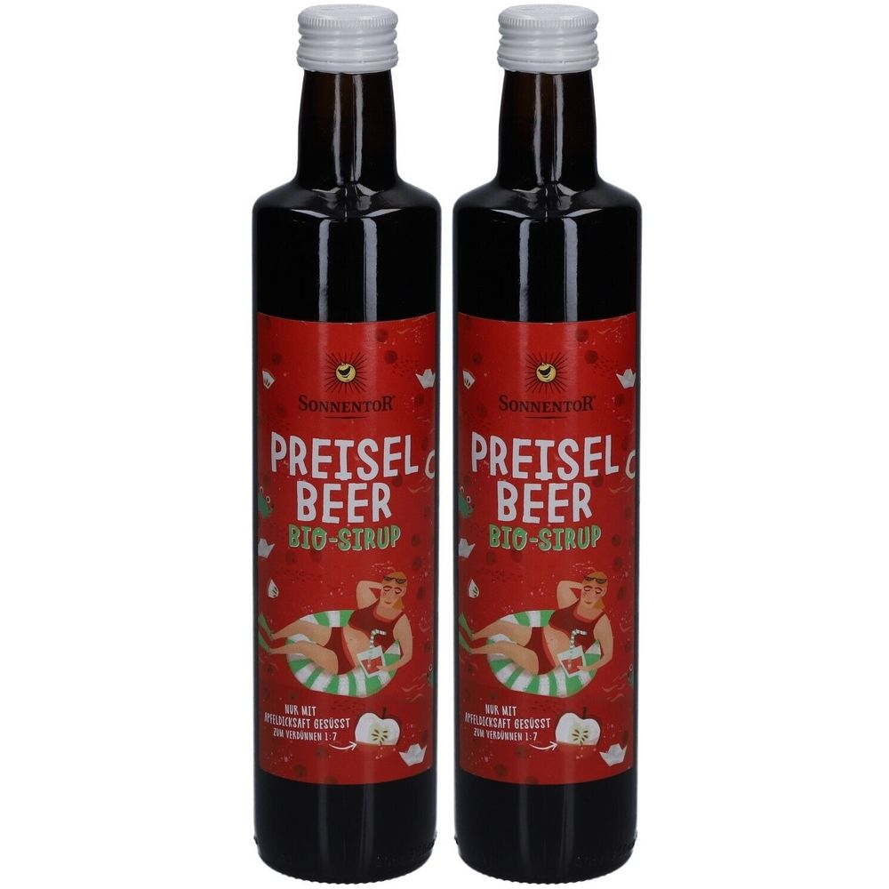 Zwei Flaschen mit rotem Etikett. Aufschrift: PREISEL BEER BIO-SIRUP. Abbildung einer Person im Schwimmreifen. Weiße Deckel.
