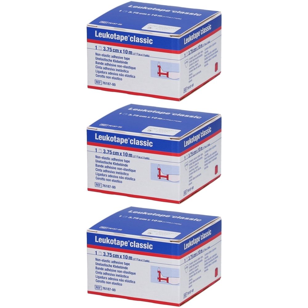 Drei Kartons Leukotape classic. Aufdruck: 3,75 cm x 10 m. Nicht-elastisches Klebeband. Blaue und weiße Verpackung.