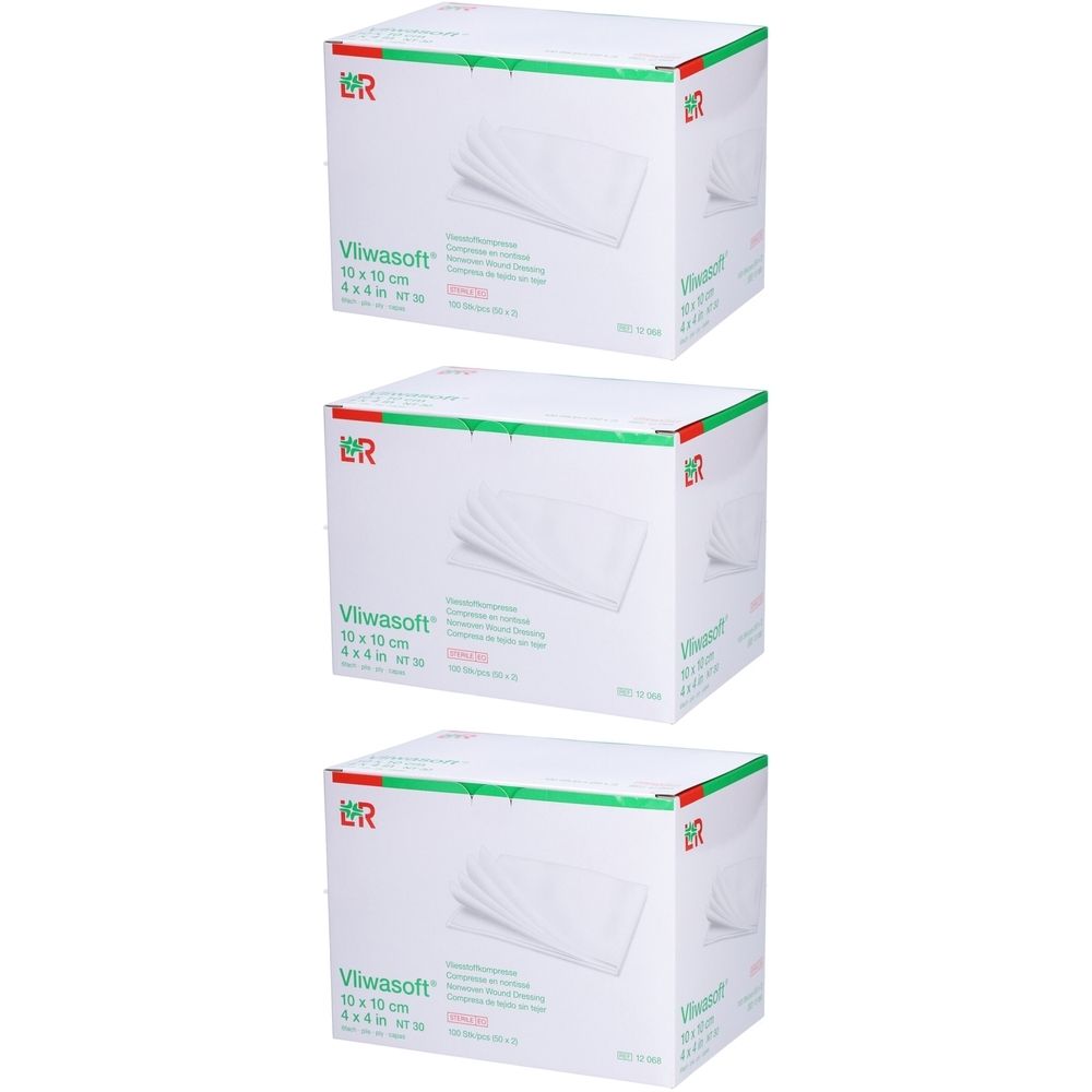 Trois boîtes de pansements Vliwasoft. Inscription : L&R, Vliwasoft 10 x 10 cm. Emballage vert, rouge et blanc.