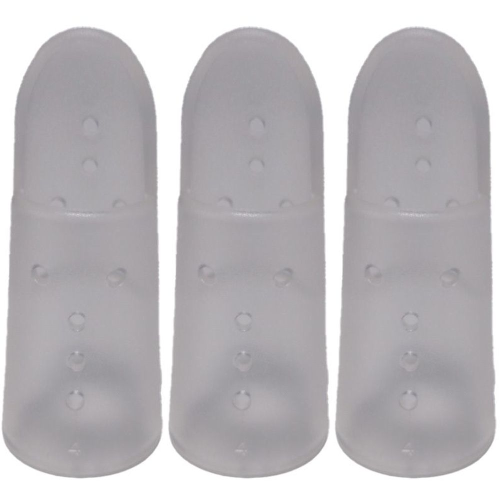 Trois doigtiers transparents avec de petits trous. Les doigtiers sont cylindriques avec une pointe arrondie.