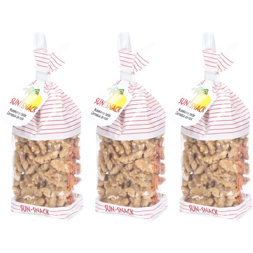 Trois sachets transparents de cerneaux de noix. Chaque sachet a une fermeture rayée rouge et blanche et une étiquette avec le logo SUN SNACK.