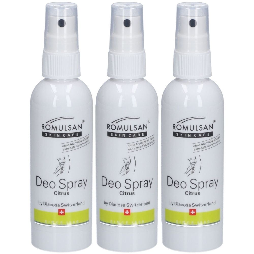 Drei weiße Sprühflaschen. Aufschrift: ROMULSAN SKIN CARE, Deo Spray Citrus, by Diacosa Switzerland. Schweizer Kreuz.