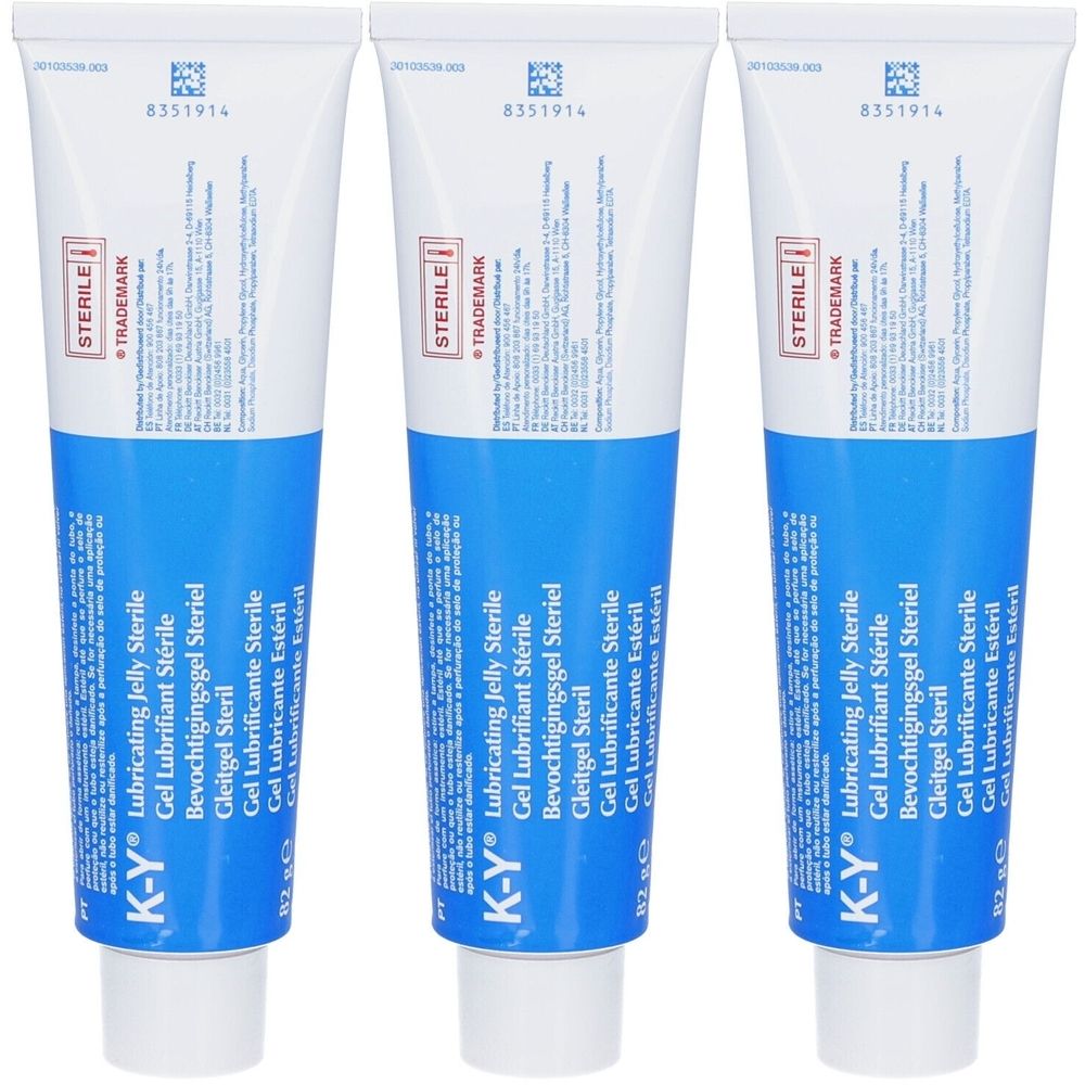 Drei Tuben K-Y® Gleitgel. Weiße Tuben mit blauem Mittelteil. Aufschrift: STERILE, TRADEMARK, K-Y®, Gleitgel Steril.