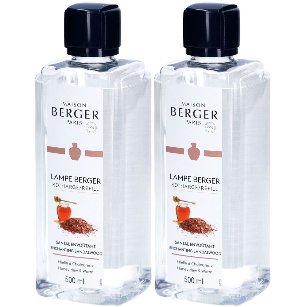 Zwei Flaschen mit schwarzem Deckel. Aufschrift: Maison Berger Paris, Lampe Berger Recharge/Refill, Santal Envoutant, 500 ml.