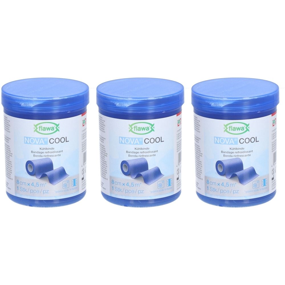 Drei blaue Behälter mit Deckel. Aufschrift: Flawa Nova Cool, Kühlbinde, 8cm x 4,5m. Abbildung einer gerollten Bandage.