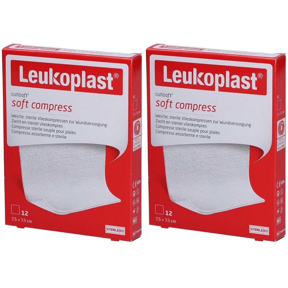 Zwei rote Verpackungen von Leukoplast cutisoft soft compress. Auf jeder Packung: weiße Kompresse, Größe 7,5 x 7,5 cm, 12 Stück.