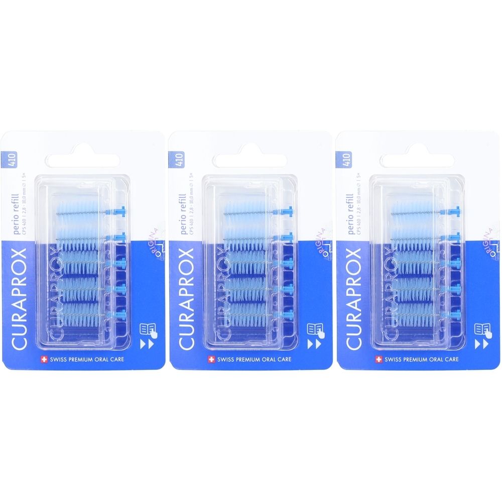 Drei Packungen CURAPROX Perio Refill. Blaue Bürstenköpfe in transparenten Blistern. Verpackung mit blauem Hintergrund und Logo.