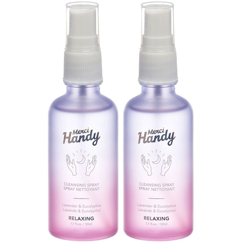 Deux flacons de spray nettoyant. Dégradé violet-rose. Avec vaporisateur. Inscription : Merci Handy, Cleansing Spray, Relaxing.