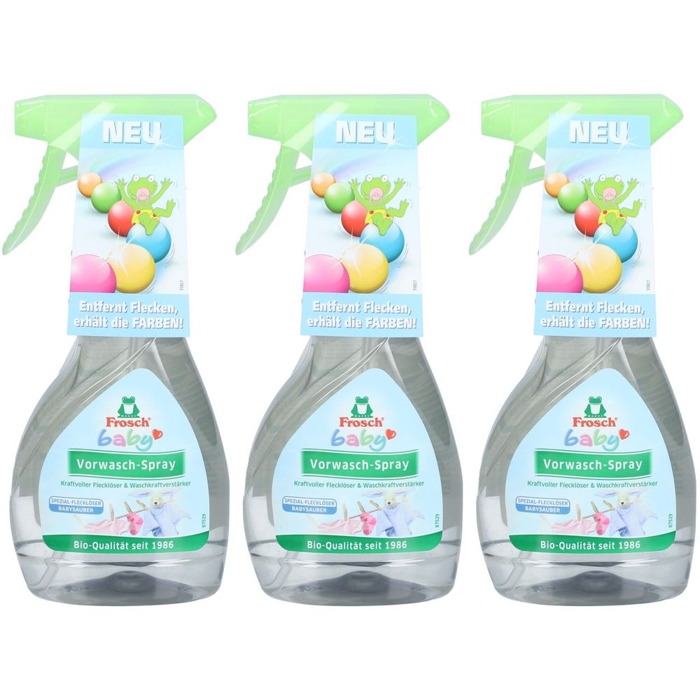 Drei Flaschen Frosch Baby Vorwasch-Spray. Klare Flaschen mit grünem Sprühkopf. Aufkleber mit Produktname und Logo. "NEU" Aufkleber.