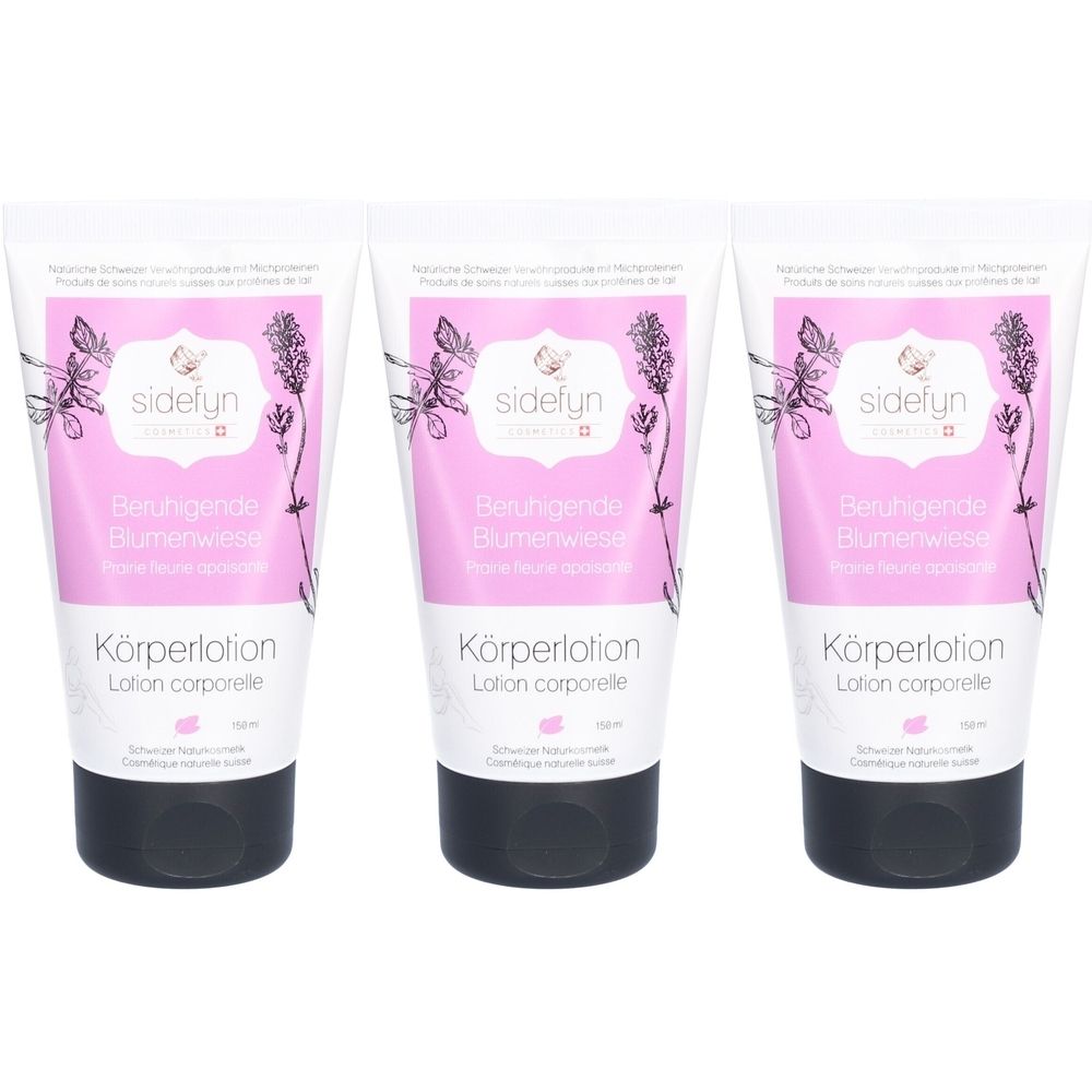 Trois tubes de lotion pour le corps. Tubes blancs avec étiquette rose, motif floral et bouchon noir. Texte : "sidefyn", "Körperlotion".