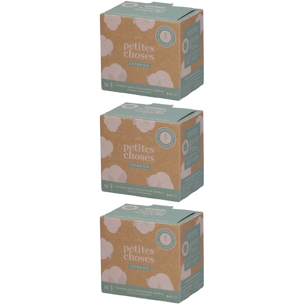 Drei Kartons mit Produktaufdruck. Aufdruck: petites choses, Baumwolle, ohne Applikator. Verpackung mit Wolkenmuster und grünem Deckel.
