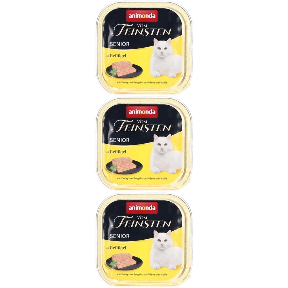 Trois barquettes carrées de nourriture pour chats. Sur chaque barquette, animonda Vom Feinsten Senior mit Geflügel. Image d'un chat.