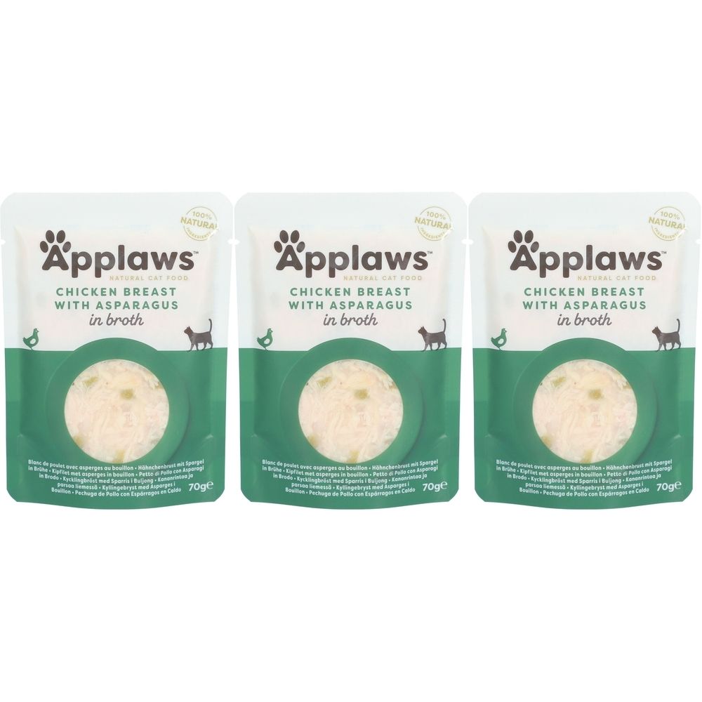 Drei Beutel Applaws™ Hühnerbrust mit Spargel in Brühe. Weiße Beutel mit grünem Abschnitt und Produktbild. Text: Chicken Breast with Asparagus in broth.
