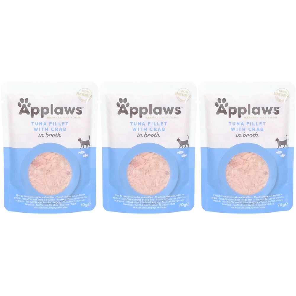 Drei Beutel Ergänzungsfuttermittel für Katzen. Aufschrift: Applaws, Thunfisch- und Krabbenfilet in Brühe. Sichtbares Produkt in blau-weißer Verpackung.