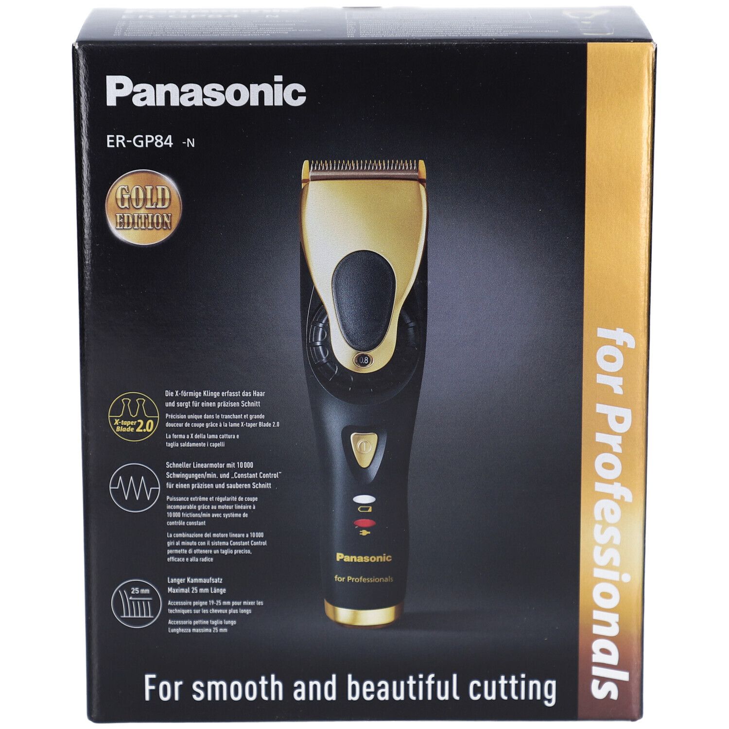 Schwarzer Karton mit goldfarbenem Haarschneider. Vorderansicht mit Produkt und Text. Aufschrift: Panasonic, ER-GP84, Gold Edition, für Profis.
