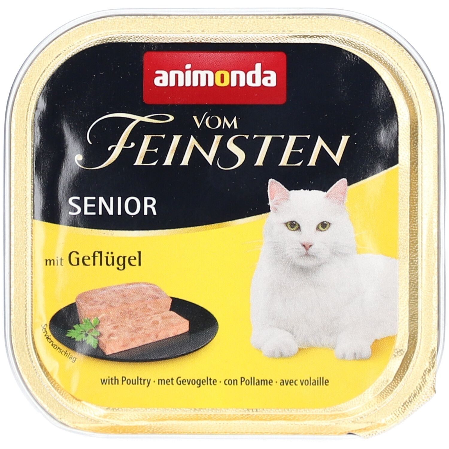 Verpackung von animonda Vom Feinsten Senior mit Geflügel. Schwarzer Hintergrund mit gelbem Feld. Abbildung einer weißen Katze und Futter.