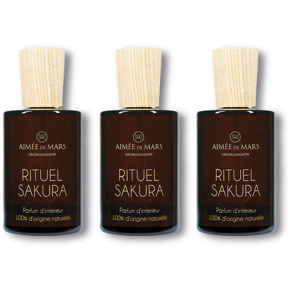 Trois flacons de parfum d'intérieur "Rituel Sakura" avec bouchon en bois.