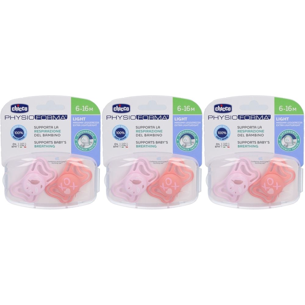 Trois emballages de sucettes. Chaque emballage contient deux sucettes roses et rouges. L'emballage affiche le nom de la marque et des informations.