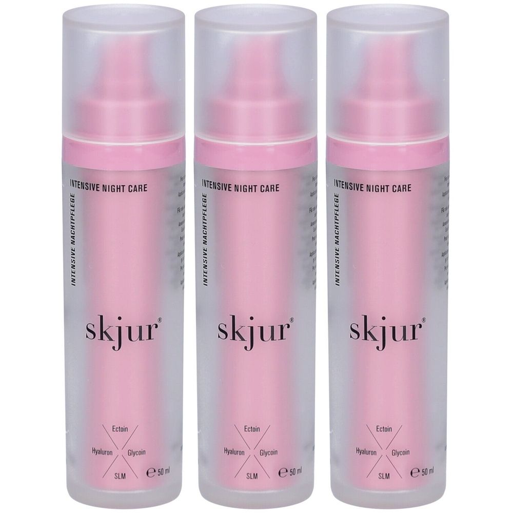 Drei Flaschen Skjur Intensiv-Nachtcreme. Rosa Flüssigkeit in zylindrischen Behältern mit transparenten Kappen. Aufschrift: Intensiv Night Care.