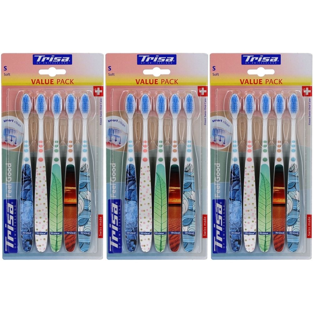 Zahnbürsten-Packung. Mehrere Zahnbürsten mit blauen Borsten und farbigen Griffen. Marke: Trisa. Verpackung mit "VALUE PACK" Aufdruck.