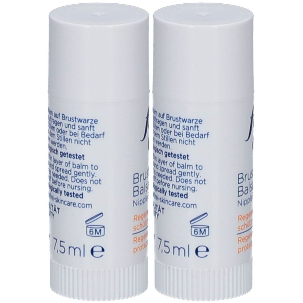 Deux bâtons blancs avec texte bleu. Inscription: Brustwarzenbalsam, 7,5 ml. Symbole 6M. Texte en allemand et anglais.