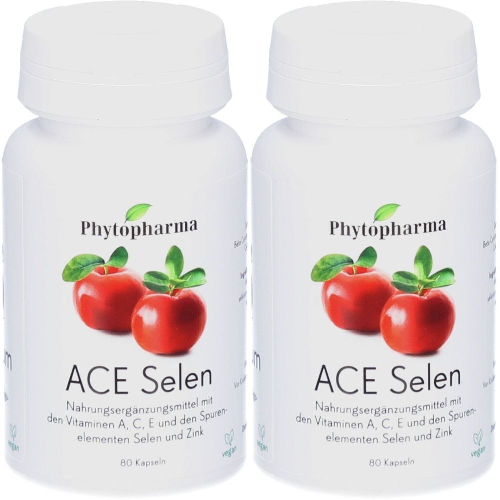 Zwei weiße Flaschen mit dem Produkt ACE Selen. Auf jeder Flasche ein roter Apfel mit Blättern. Text: Phytopharma, ACE Selen, 80 Kapseln.