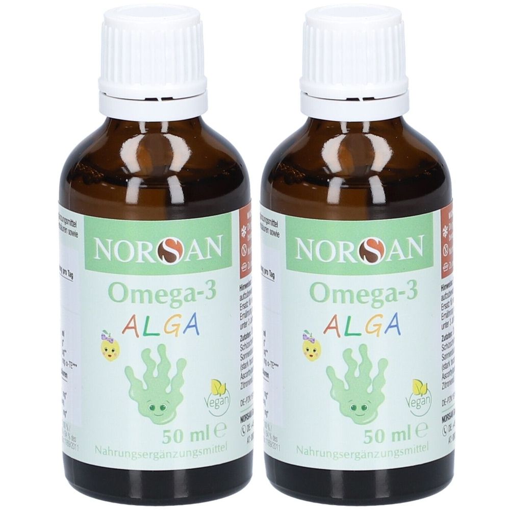 Zwei braune Glasflaschen mit weißem Deckel. Etikett mit NORSAN, Omega-3 ALGA und 50 ml. Vegan-Siegel.