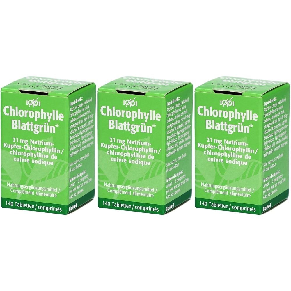 Drei grüne Schachteln mit der Aufschrift "Chlorophylle Blattgrün". Jede Schachtel enthält 140 Tabletten. Text in Deutsch und Französisch.