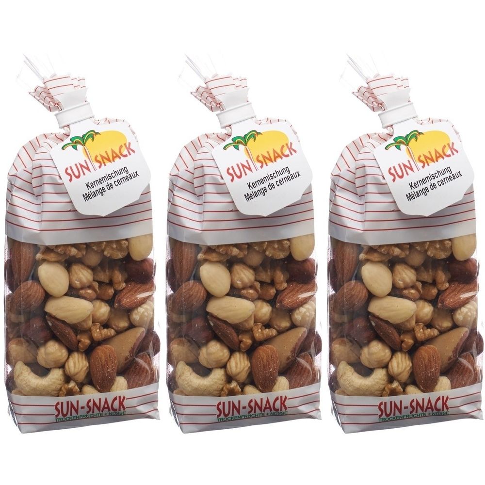 Trois sachets SUN SNACK mélange de céréales. Emballage transparent à rayures rouges. Étiquette avec logo et texte. Mélange de noix.