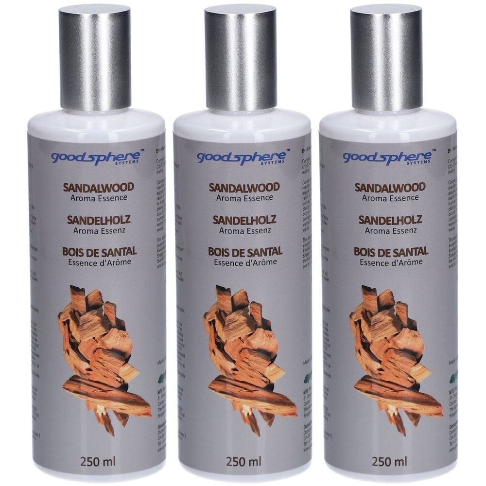 Trois flacons avec bouchons argentés. Inscription: Sandalwood Aroma Essence. Illustration de bois. Volume: 250 ml.