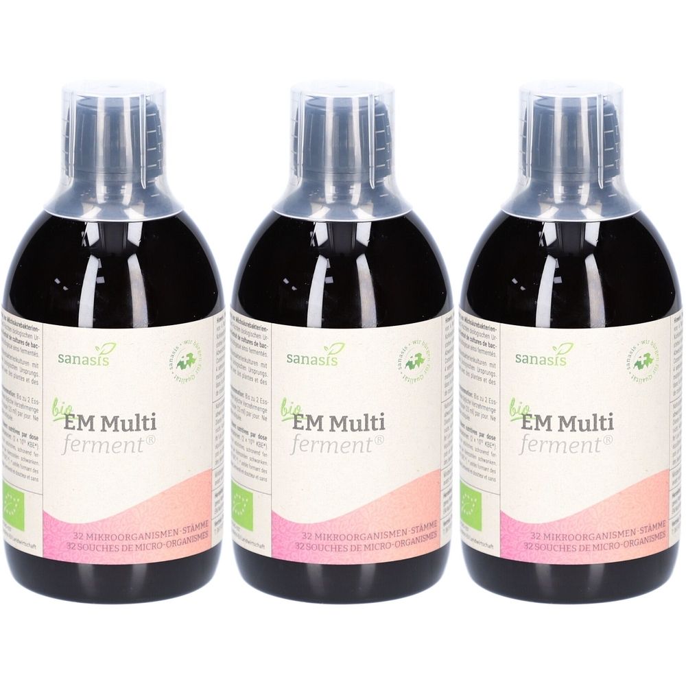 Drei Flaschen mit dunkler Flüssigkeit. Etikett mit Schriftzug "EM Multi ferment" und Logo. Klare Verschlusskappe.