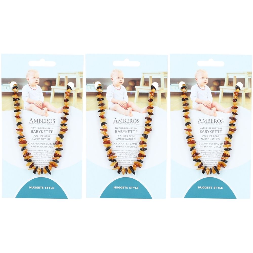 Trois colliers pour bébés en ambre naturel, style nuggets, sur des cartes d'emballage. Chaque carte présente un bébé et le nom de la marque AMBEROS.