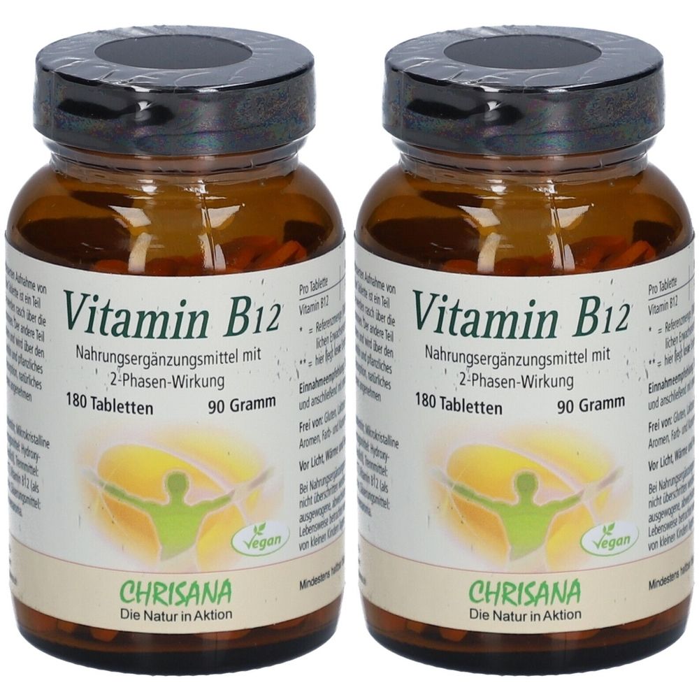 Deux flacons en verre brun de comprimés de vitamine B12. Les étiquettes indiquent "Vitamin B12", "180 comprimés" et "CHRISANA".