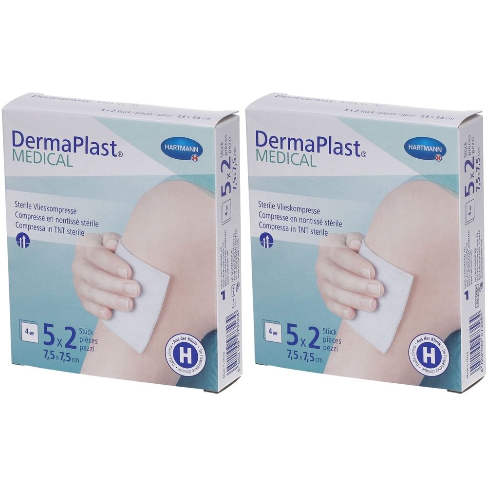 Deux boîtes de compresses DERMAPLAST Medical. Chaque boîte indique : 5 x 2 pièces, 7,5 x 7,5 cm. Les boîtes montrent une compresse sur une partie du corps.