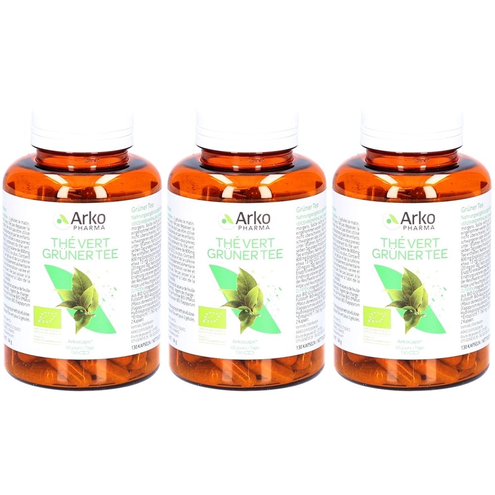 Trois flacons bruns avec des bouchons blancs. Étiquettes : "Arko Pharma THE VERT GRUNER TEE". Illustration de feuille de thé vert.