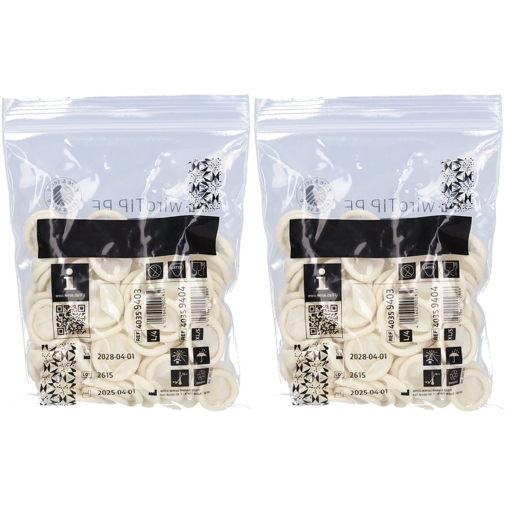 Zwei transparente Beutel mit Latex-Fingerlingen. Die Fingerlinge sind hellbeige. Auf den Beuteln sind Informationen und Logos abgebildet.