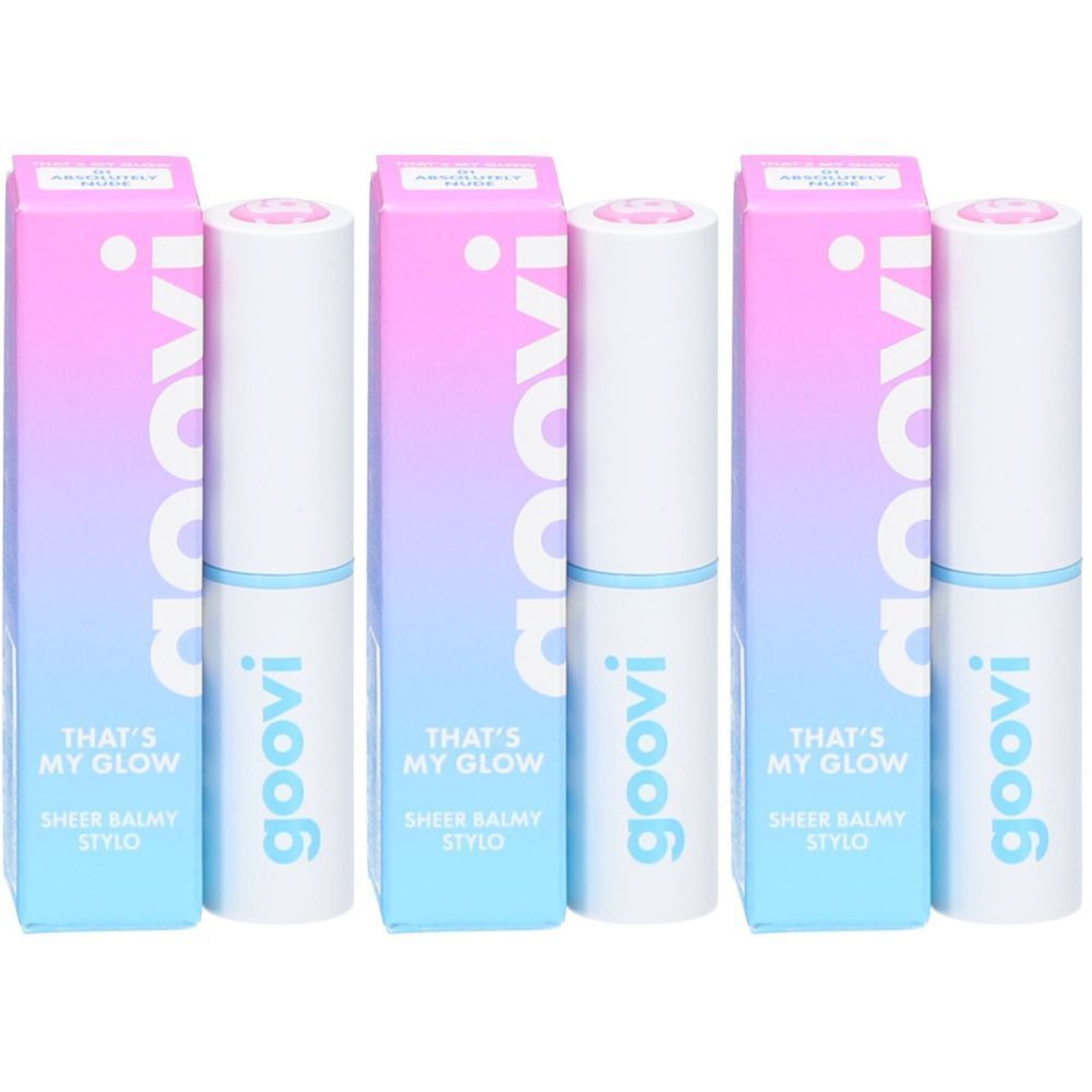 Trois sticks de baume à lèvres et emballages. Bâtons blancs avec bande bleue et boîtes rose-bleu. Inscription : goovi, THAT'S MY GLOW, SHEER BALMY STYLO.