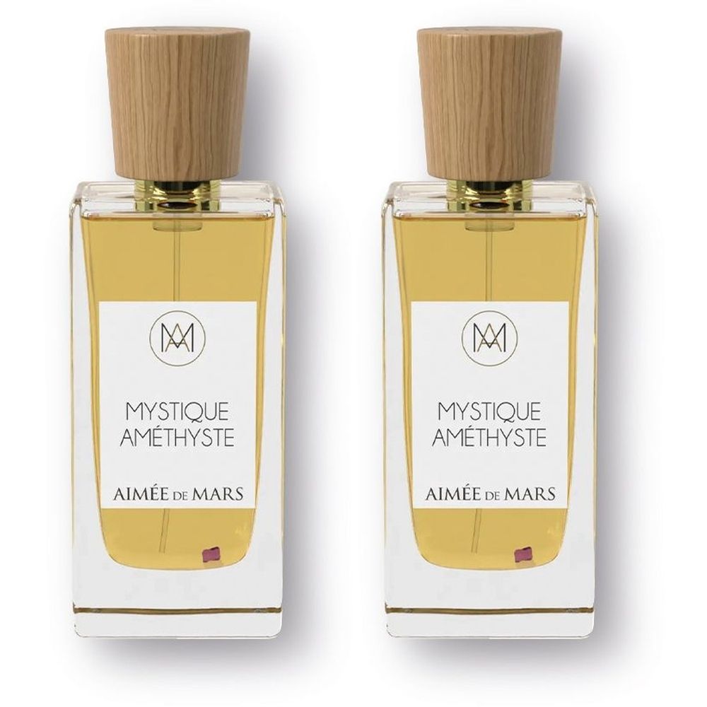 Zwei rechteckige Flakons mit Holzdeckel. Auf Etikett: Mystique Améthyste, Aimée de Mars. Flüssigkeit gelblich.