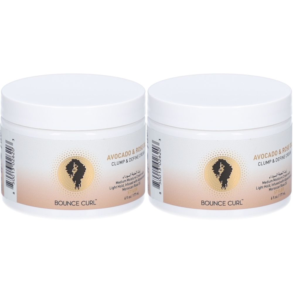 Zwei weiße Tiegel mit Deckel. Aufschrift: AVOCADO & ROSE, CLUMP & DEFINE CREAM, BOUNCE CURL. Aufkleber mit Produktinformationen.