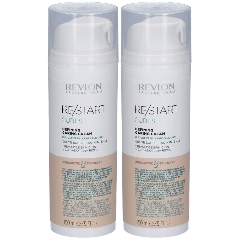 Deux flacons de RE/START Curls Defining Caring Cream. Flacons blancs avec pompe et étiquettes. Inscription : REVLON, Curls, Caring Cream.