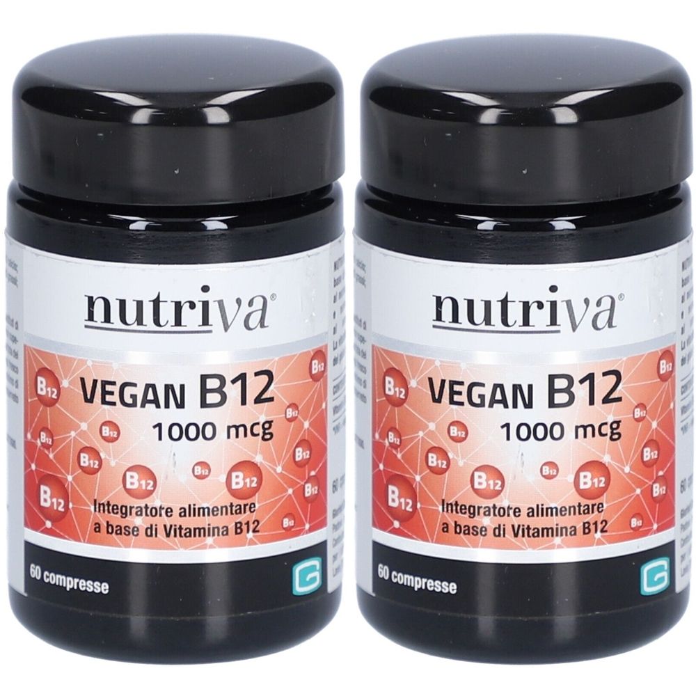 Zwei schwarze Flaschen mit Etiketten. Aufschrift: Nutriva Vegan B12 1000 mcg. Nahrungsergänzungsmittel mit Vitamin B12. 60 Tabletten.