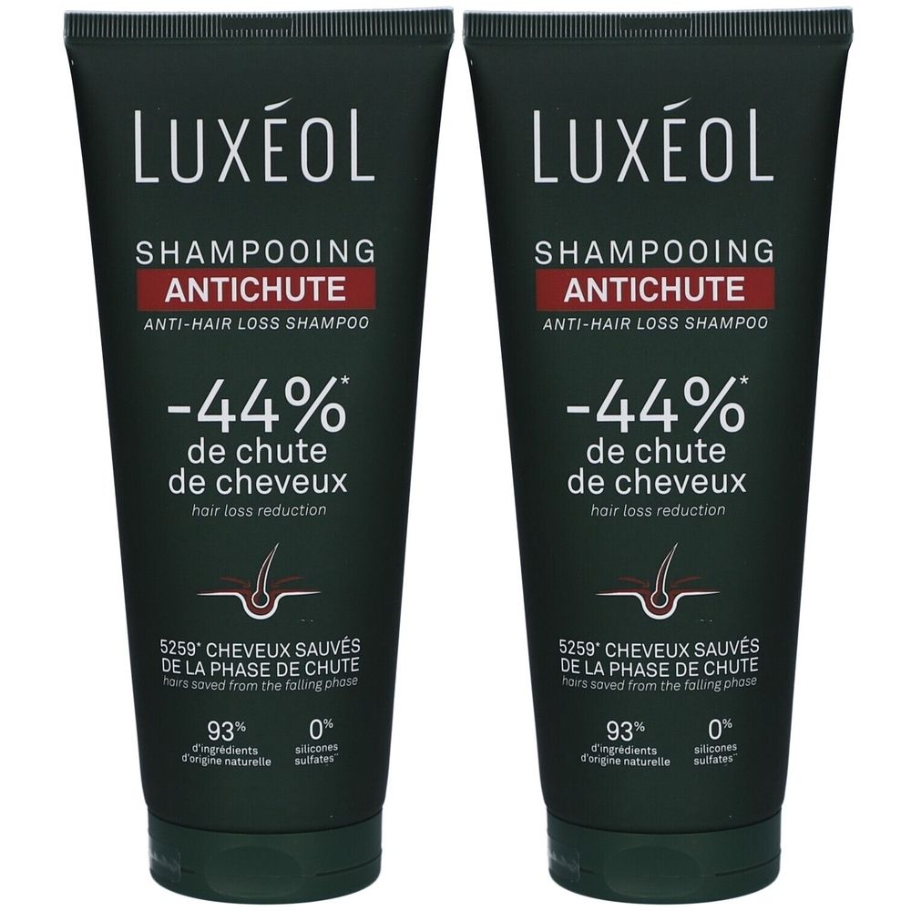 Deux tubes verts de shampooing LUXÉOL antichute. Inscription : -44% de chute de cheveux, shampooing antichute. 93% ingrédients naturels.